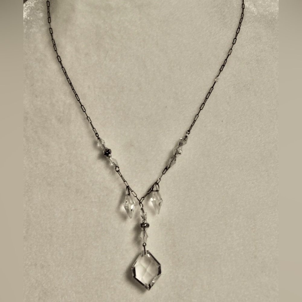 Beautiful Vintage Art Deco Faceted Crystal Festoon Necklace